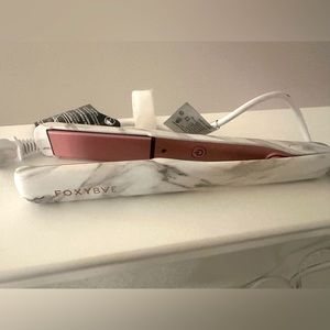 FoxyBae Marble Hair Straightener